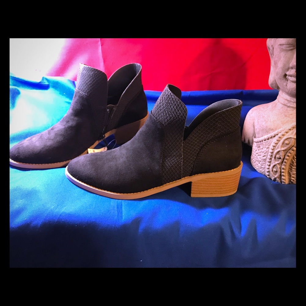 Booties with low heel